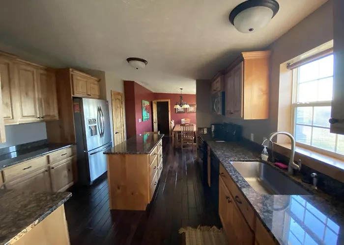 Beautiful And River Ranch For Up To 120 People * Fort Bridger