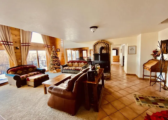 Lodge Beautiful And River Ranch For Up To 120 People *