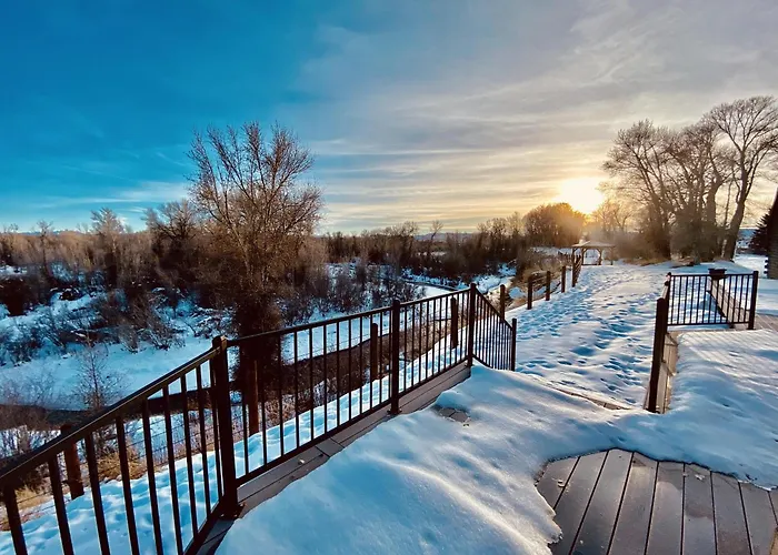 Beautiful And River Ranch For Up To 120 People * Fort Bridger