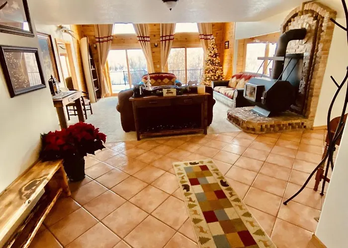 Beautiful And River Ranch For Up To 120 People Fort Bridger