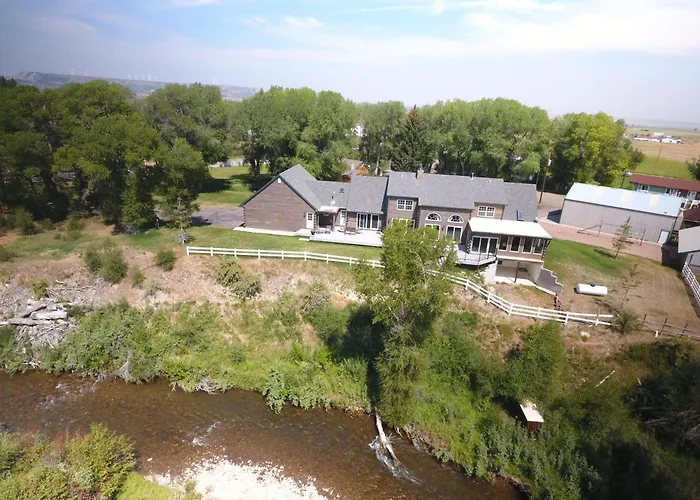 Beautiful And River Ranch For Up To 120 People Lodge Fort Bridger